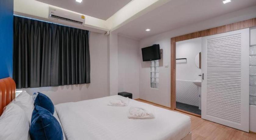 Blue Rabbit Phuket 2*