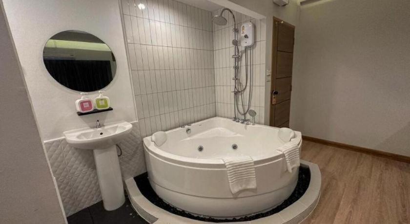 Blue Rabbit Phuket 2*